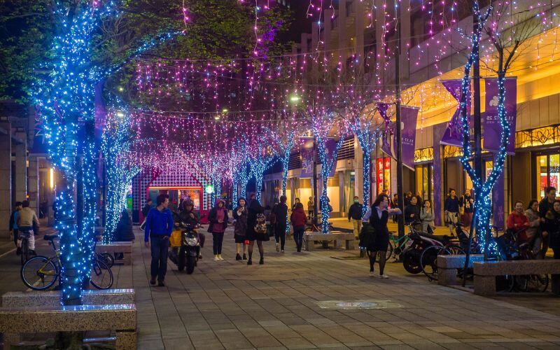 Professional Commercial Holiday Lighting Install in Stafford, VA.